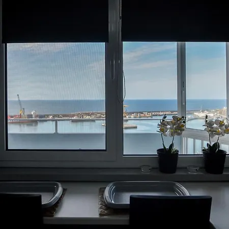 Marina Tower Center * Πόντα Ντελγκάντα