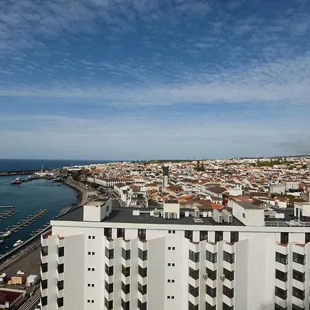 Marina Tower Center Apartment *