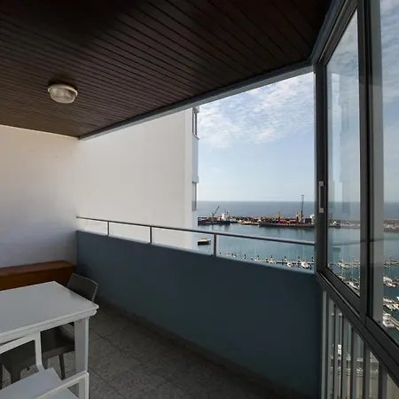 Marina Tower Center Apartment