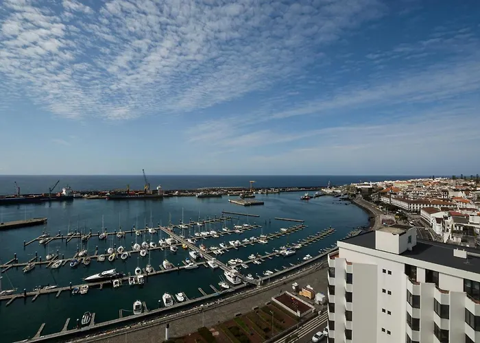 Marina Tower Center Apartment *